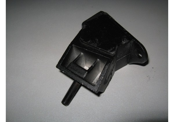 подушка трансмісії, опора коробки передач Renault 9, 11, 21, Super 5, Rapid 1.1, 1.4, 1.7, 7700755531
